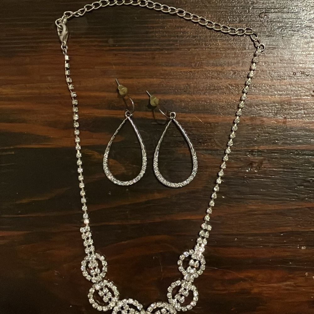 Elegant Rhinestone Necklace and Earring Set